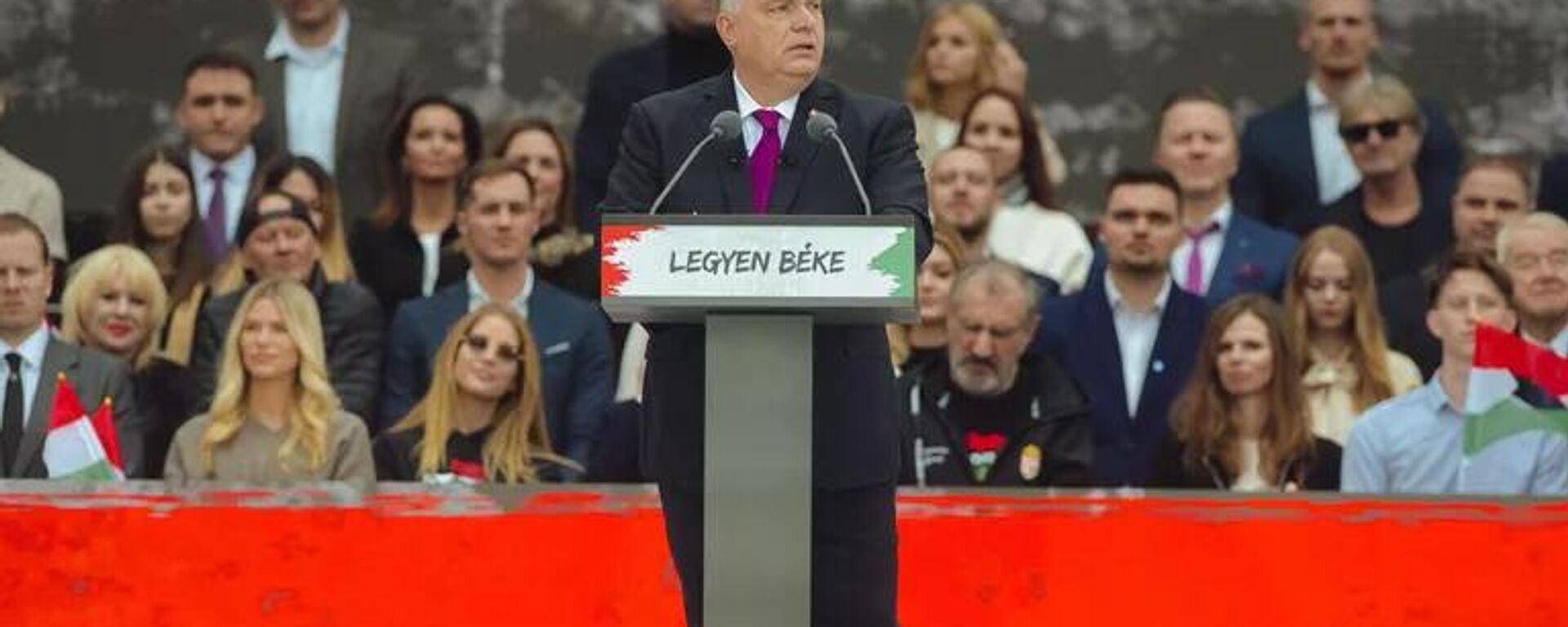 Thủ tướng Hungary Viktor Orban phát biểu trước những người tham gia Cuộc diễu hành Hòa bình - Sputnik Việt Nam, 1920, 23.10.2025