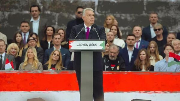 Thủ tướng Hungary Viktor Orban phát biểu trước những người tham gia Cuộc diễu hành Hòa bình - Sputnik Việt Nam