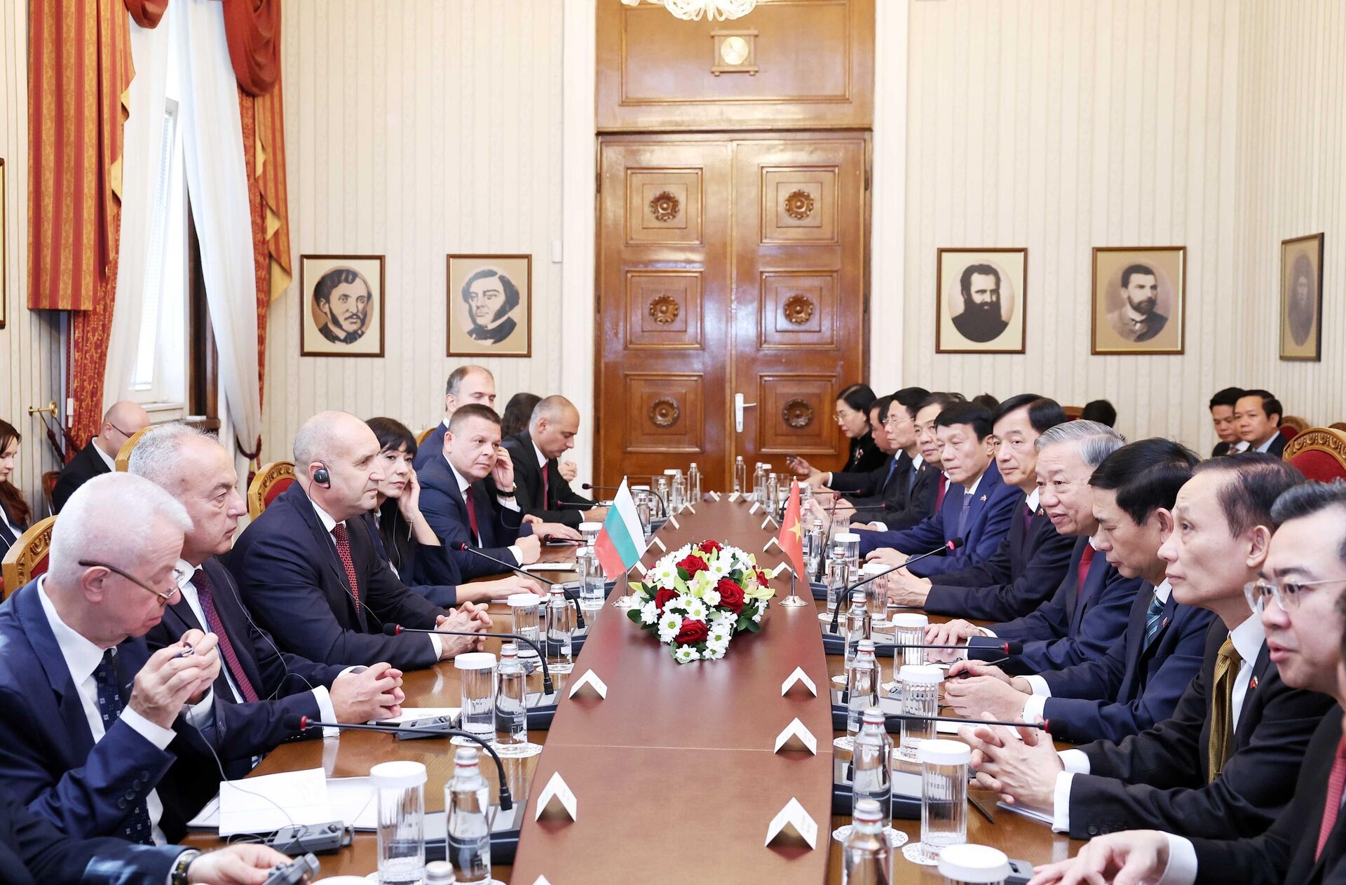 Tổng Bí thư Tô Lâm và Tổng thống Bulgaria hội đàm - Sputnik Việt Nam, 1920, 24.10.2025