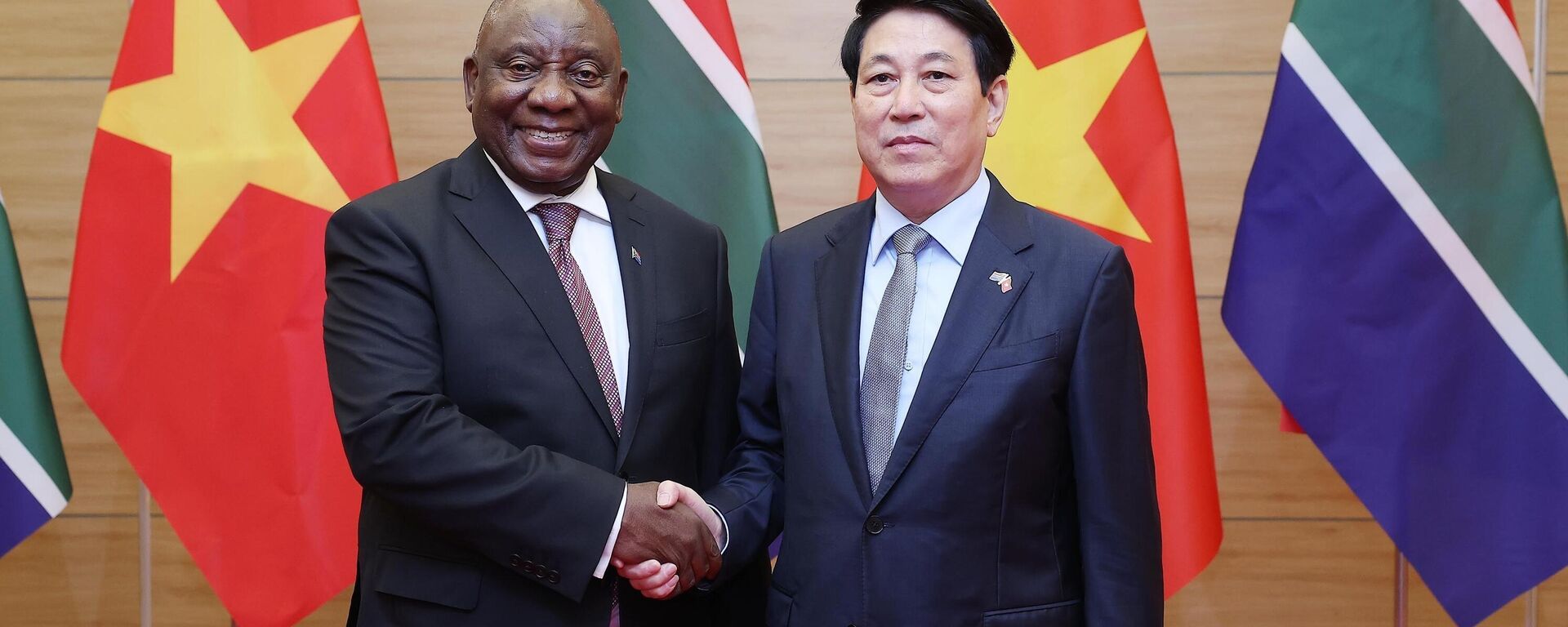 Chủ tịch nước chiêu đãi chào mừng Tổng thống Nam Phi thăm cấp Nhà nước đến Việt Nam - Sputnik Việt Nam, 1920, 24.10.2025