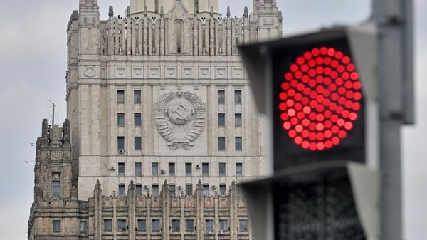 Tòa nhà Bộ Ngoại giao Nga trên Quảng trường Smolenskaya-Sennaya ở Moskva - Sputnik Việt Nam