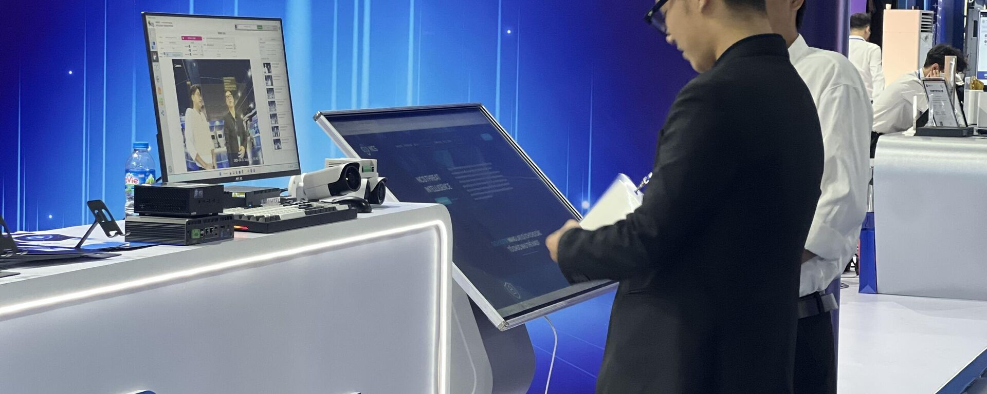 Gian hàng tại Triển lãm công nghệ trong khuôn khổ lễ ký Công ước Hà Nội - Sputnik Việt Nam, 1920, 25.10.2025