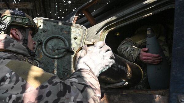 Hoạt động chiến đấu của pháo tự hành Msta-S của quân đội Nga thuộc nhóm Trung tâm - Sputnik Việt Nam