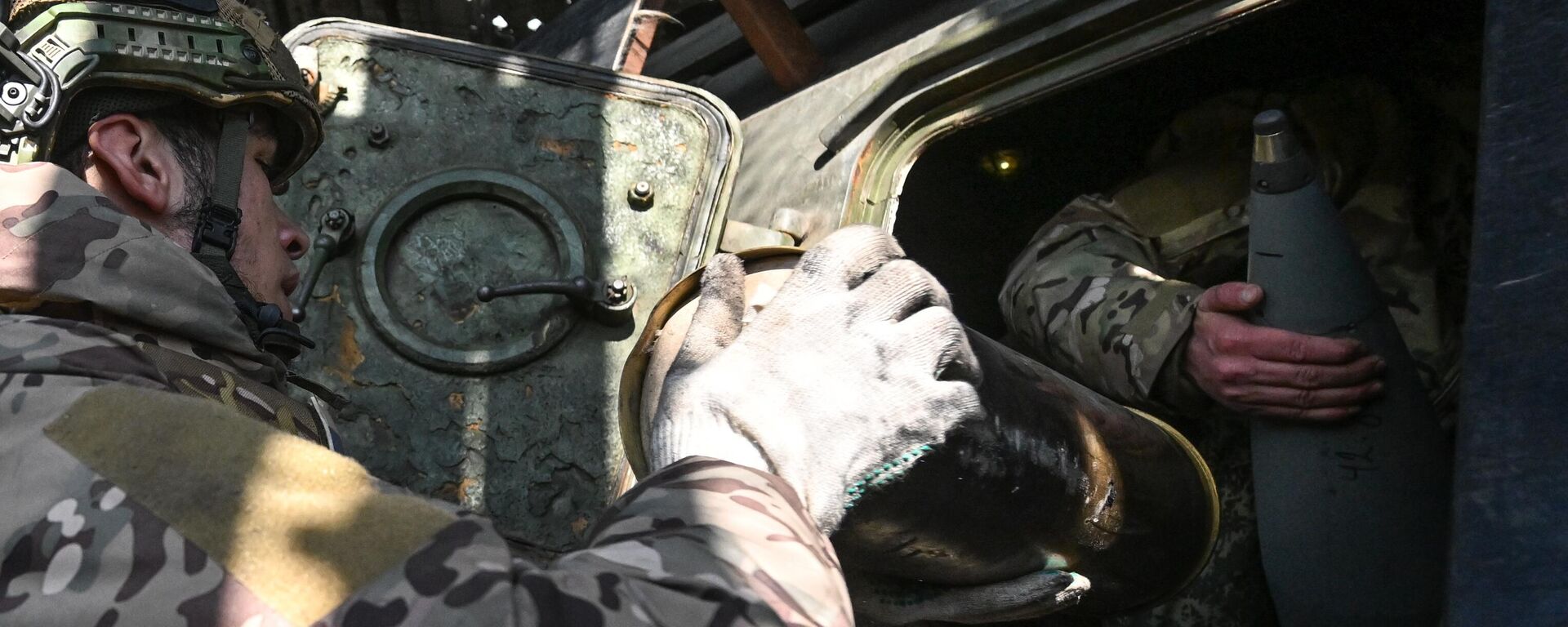 Hoạt động chiến đấu của pháo tự hành Msta-S của quân đội Nga thuộc nhóm Trung tâm Hoạt động chiến đấu của pháo tự hành Msta-S của quân đội Nga thuộc nhóm Trung tâm - Sputnik Việt Nam, 1920, 26.10.2025