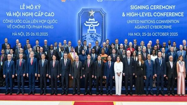 Chủ tịch nước Lương Cường, Tổng thư ký Liên hợp quốc và lãnh đạo, đại diện các nước tham dự Lễ mở ký Công ước của Liên hợp quốc về chống tội phạm mạng - Sputnik Việt Nam