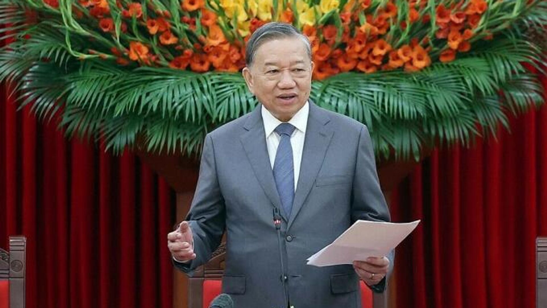 Tổng Bí thư tiếp đại biểu dự Hội thảo quốc tế Việt Nam học lần thứ 7 Tổng Bí thư tiếp đại biểu dự Hội thảo quốc tế Việt Nam học lần thứ 7 - Sputnik Việt Nam, 1920, 29.10.2025