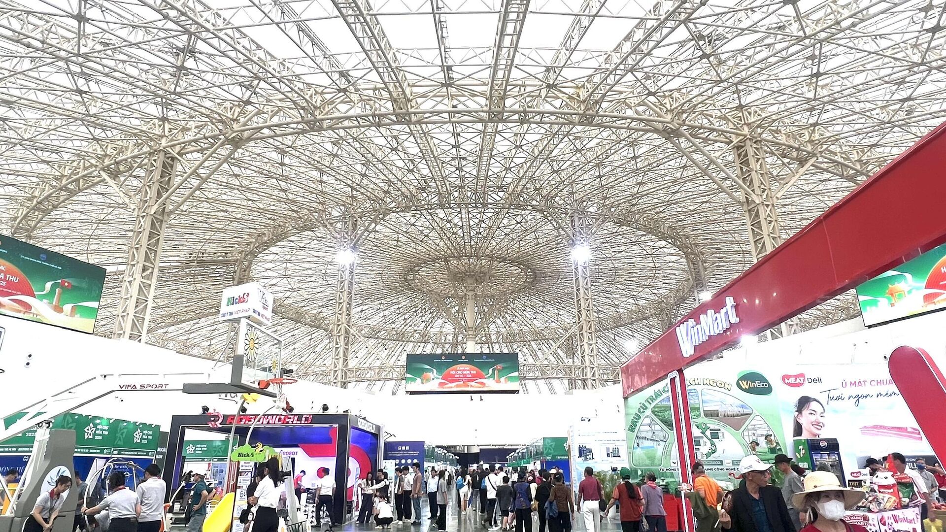 Một số gian hàng tại Hội chợ Mùa thu 2025 Một số gian hàng tại Hội chợ Mùa thu 2025 - Sputnik Việt Nam, 1920, 26.10.2025