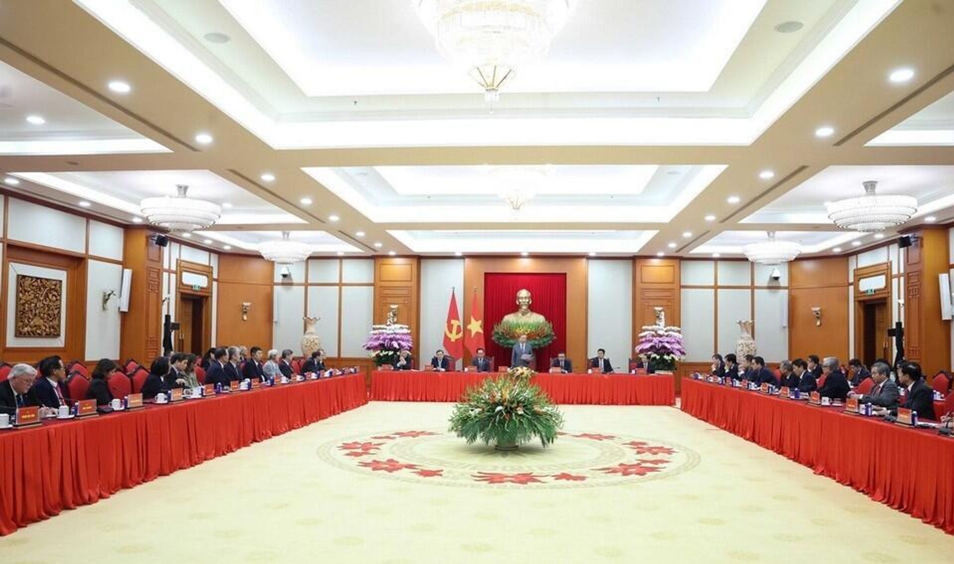 Tổng Bí thư tiếp đại biểu dự Hội thảo quốc tế Việt Nam học lần thứ 7 - Sputnik Việt Nam, 1920, 26.10.2025