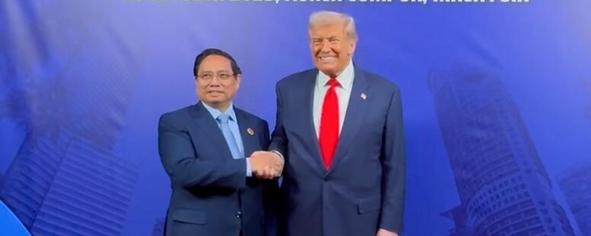 Thủ tướng Phạm Minh Chính trân trọng chuyển lời mời Tổng thống Hoa Kỳ Donald Trump thăm Việt Nam của Tổng Bí thư Tô Lâm và các nhà lãnh đạo cấp cao Việt Nam. Tổng thống Donald Trump vui vẻ nhận lời, cho biết ông rất mong muốn và sẽ thu xếp thời gian đến thăm Việt Nam Thủ tướng Phạm Minh Chính trân trọng chuyển lời mời Tổng thống Hoa Kỳ Donald Trump thăm Việt Nam của Tổng Bí thư Tô Lâm và các nhà lãnh đạo cấp cao Việt Nam. Tổng thống Donald Trump vui vẻ nhận lời, cho biết ông rất mong muốn và sẽ thu xếp thời gian đến thăm Việt Nam - Sputnik Việt Nam, 1920, 26.10.2025