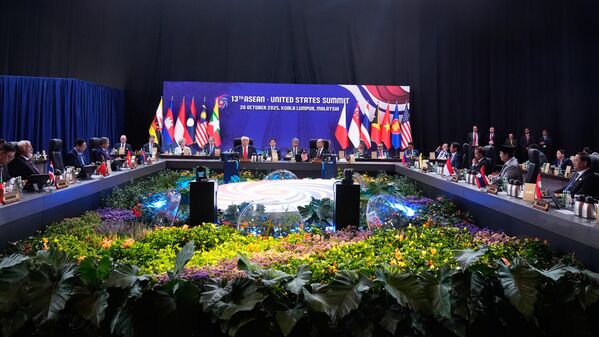 Tổng thống Hoa Kỳ Donald Trump tại Hội nghị thượng đỉnh ASEAN lần thứ 47 ở Malaysia - Sputnik Việt Nam