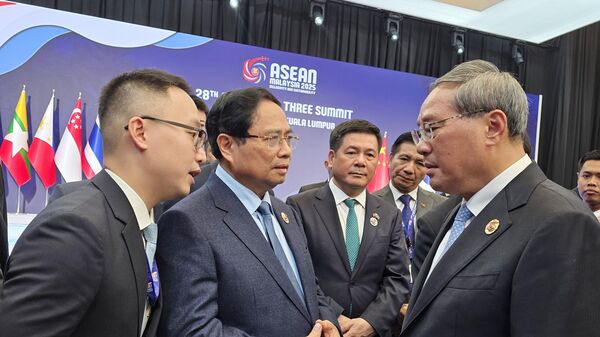 Thủ tướng Phạm Minh Chính gặp Thủ tướng Trung Quốc Lý Cường - Sputnik Việt Nam