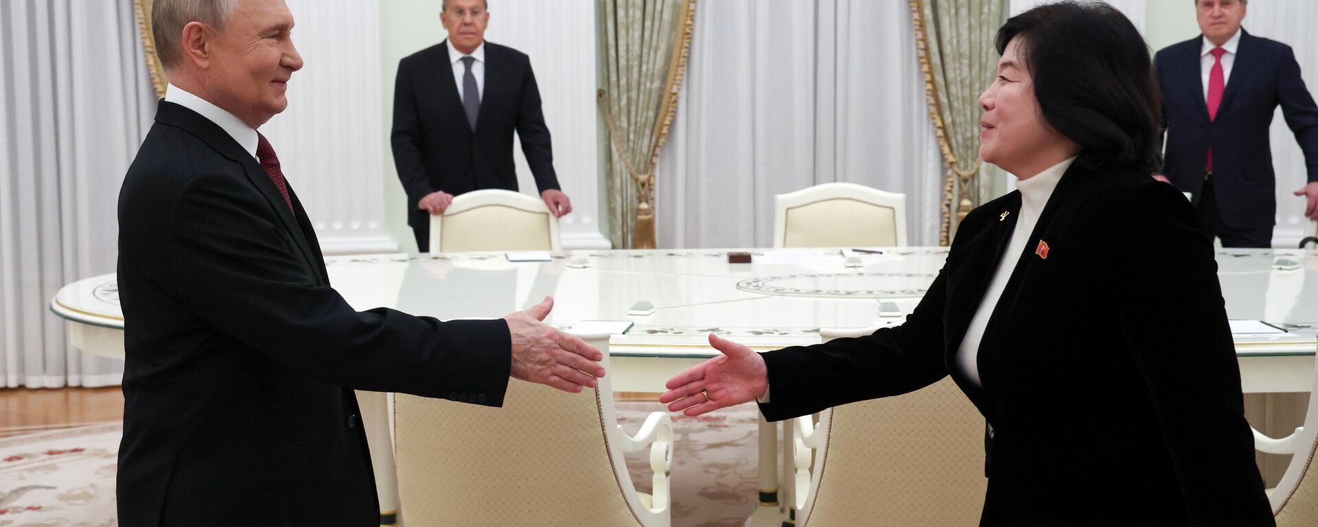 Tổng thống Nga Vladimir Putin gặp Ngoại trưởng CHDCND Triều Tiên Choe Son-hui Tổng thống Nga Vladimir Putin gặp Ngoại trưởng CHDCND Triều Tiên Choe Son-hui - Sputnik Việt Nam, 1920, 27.10.2025