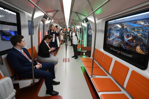 Lễ ra mắt toa tàu metro mới tại Saint-Peterburg  - Sputnik Việt Nam