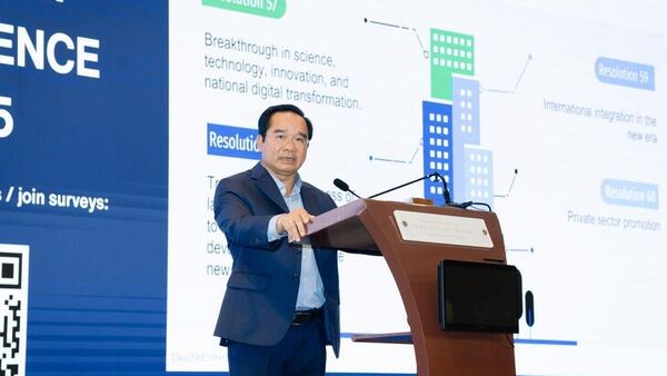 Ông Nguyễn Văn Được - Chủ tịch UBND TP.HCM - bày tỏ sự cam kết, đồng hành với nhà đầu tư quốc tế khi làm giàu chính đáng và phát triển bền vững tại TP cũng như Việt Nam - Sputnik Việt Nam