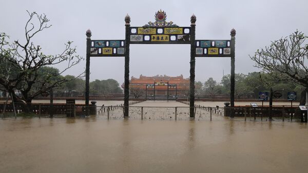 Nước lũ đang rút dần ở khu vực Đại Nội Huế - Sputnik Việt Nam