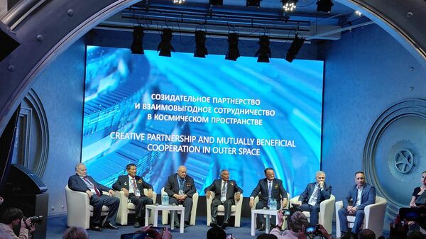 Cuộc gặp với chủ đề «Quan hệ đối tác sáng tạo và hợp tác cùng có lợi trong không gian vũ trụ», được tổ chức tại Bảo tàng vũ trụ - Sputnik Việt Nam
