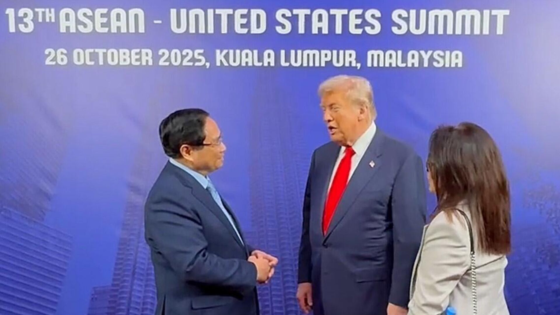 Thủ tướng Phạm Minh Chính gặp Tổng thống Hoa Kỳ Donald Trump tại Hội nghị Cấp cao ASEAN - Hoa Kỳ lần thứ 13 Thủ tướng Phạm Minh Chính gặp Tổng thống Hoa Kỳ Donald Trump tại Hội nghị Cấp cao ASEAN - Hoa Kỳ lần thứ 13 - Sputnik Việt Nam, 1920, 29.10.2025