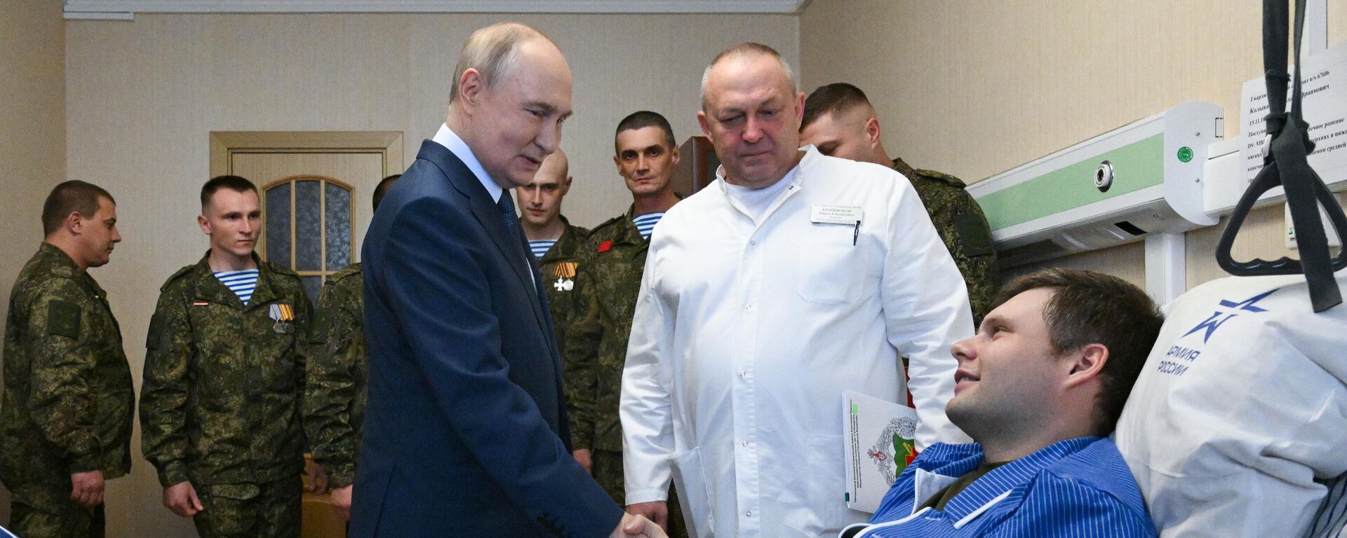 Tổng thống Putin thăm bệnh viện quân đội - Sputnik Việt Nam, 1920, 29.10.2025