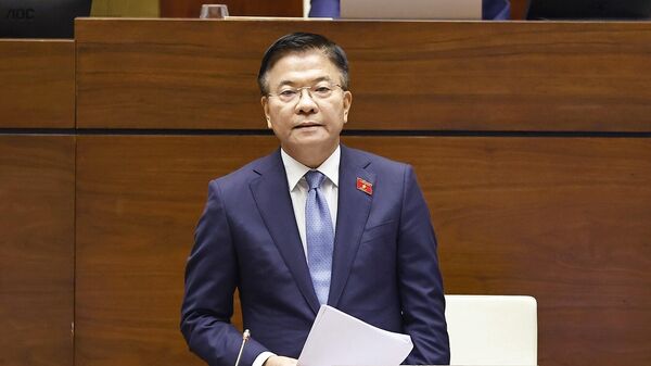 Phó Thủ tướng Chính phủ Lê Thành Long phát biểu giải trình, làm rõ một số vấn đề đại biểu Quốc hội nêu - Sputnik Việt Nam