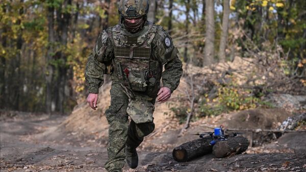 Công tác chiến đấu của phi hành đoàn UAV thuộc nhóm Trung tâm của Nga theo hướng Krasnoarmeysk của chiến dịch quân sự đặc biệt - Sputnik Việt Nam