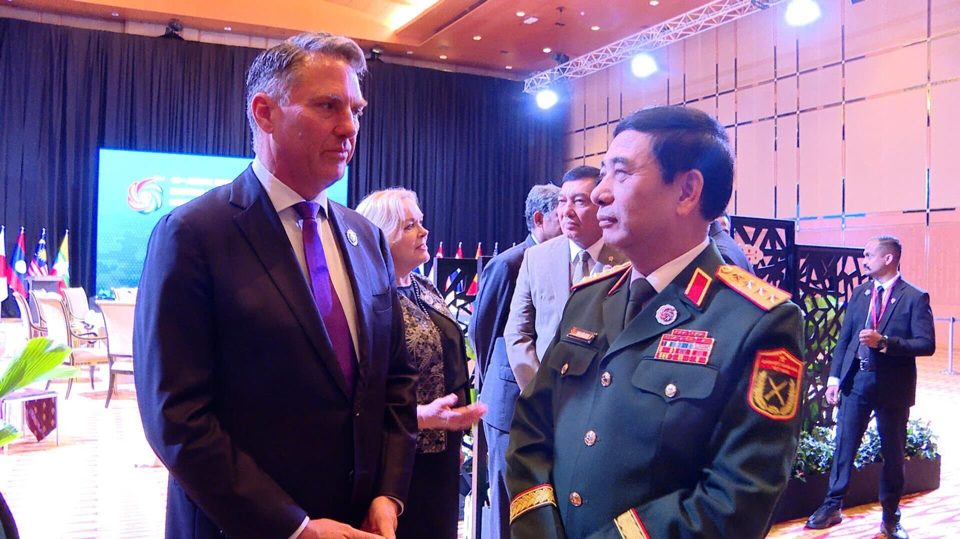 Đại tướng Phan Văn Giang tiếp xúc với Phó thủ tướng kiêm Bộ trưởng Bộ Quốc phòng Úc Richard Marles Đại tướng Phan Văn Giang tiếp xúc với Phó thủ tướng kiêm Bộ trưởng Bộ Quốc phòng Úc Richard Marles - Sputnik Việt Nam, 1920, 02.11.2025
