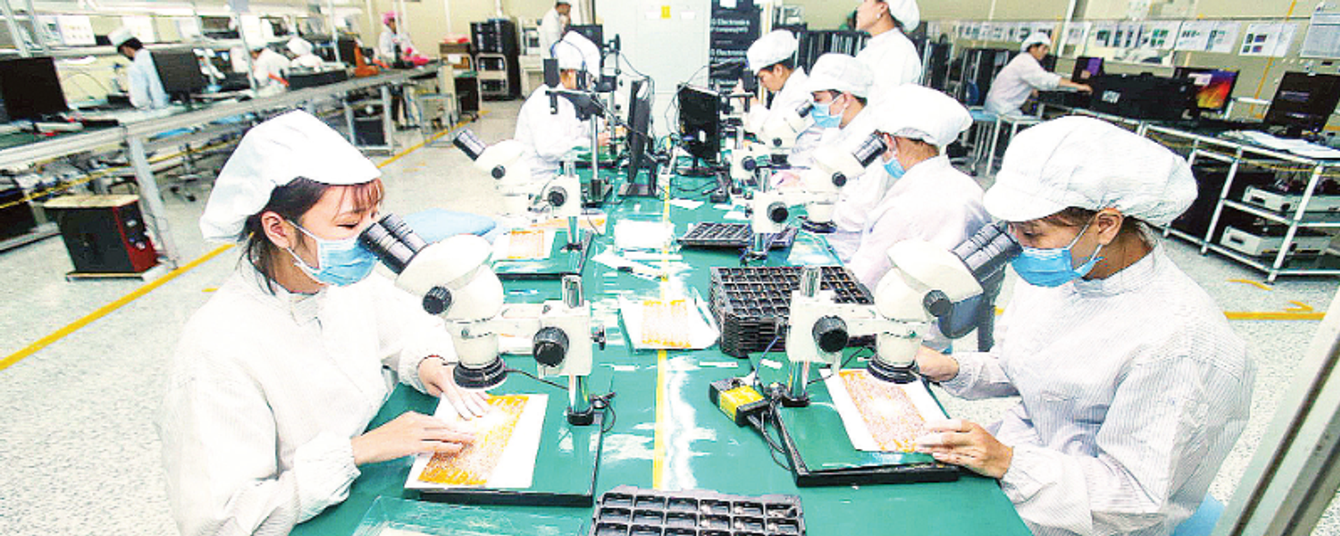 Dây chuyền sản xuất bảng mạch điện tử tại nhà máy của Công ty TNHH 4P ở tỉnh Hưng Yên - Sputnik Việt Nam, 1920, 02.11.2025