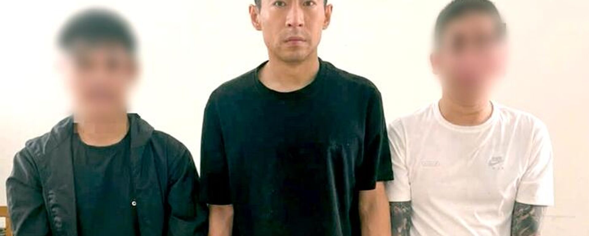 Thông tin và hình ảnh nghi phạm liên quan hiện đã được thông báo tới nhiều tổ dân phố trên địa bàn - Sputnik Việt Nam, 1920, 02.11.2025