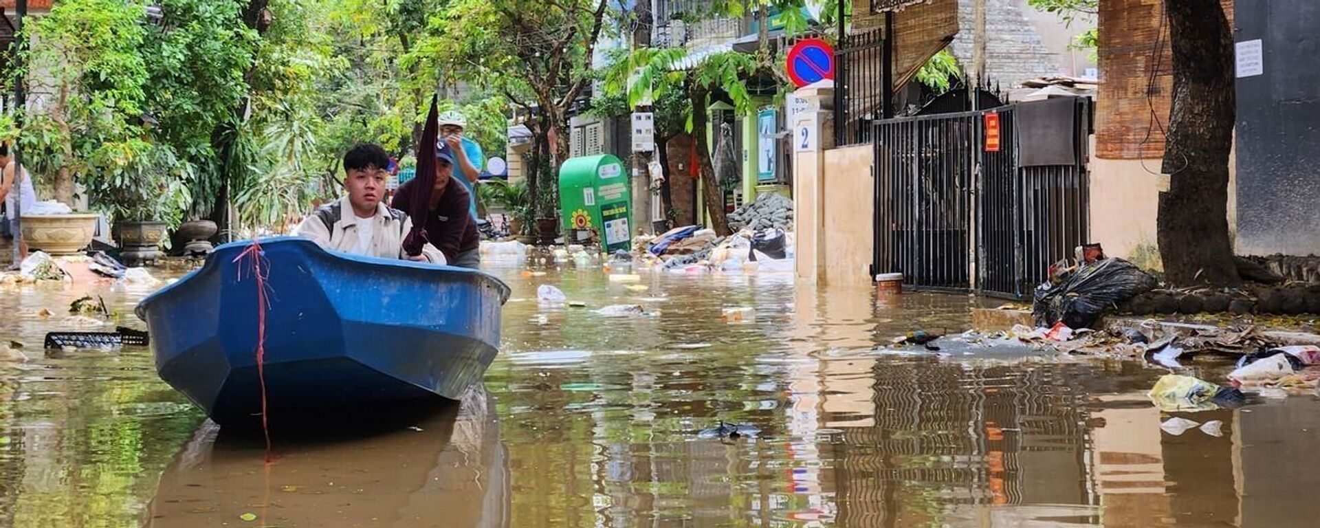Huế: Nước sông đang lên, nguy cơ ngập lụt trở lại - Sputnik Việt Nam, 1920, 03.11.2025