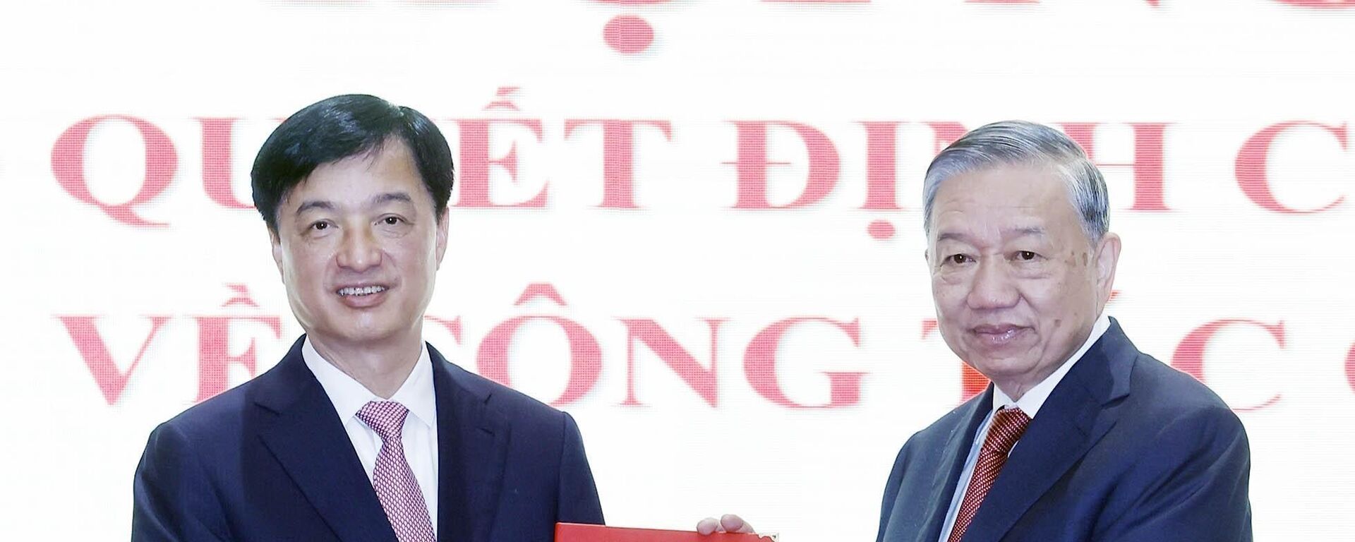 Đồng chí Nguyễn Duy Ngọc giữ chức Bí thư Thành uỷ Hà Nội - Sputnik Việt Nam, 1920, 04.11.2025