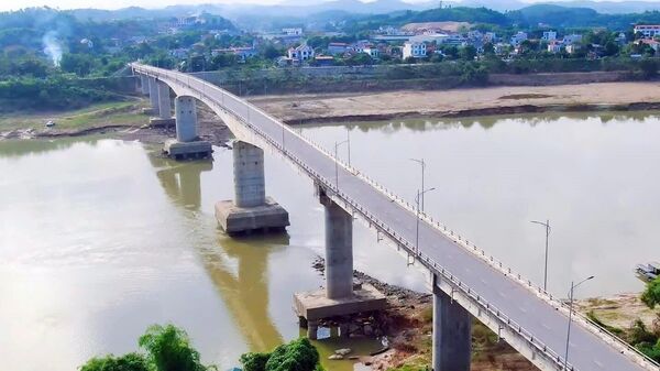 Cầu Sông Lô bắc qua Sông Lô, đoạn chảy qua xã Đoan Hùng (Phú Thọ). Cầu chính thức được khánh thành, đưa vào sử dụng vào tháng 3/2015 - Sputnik Việt Nam