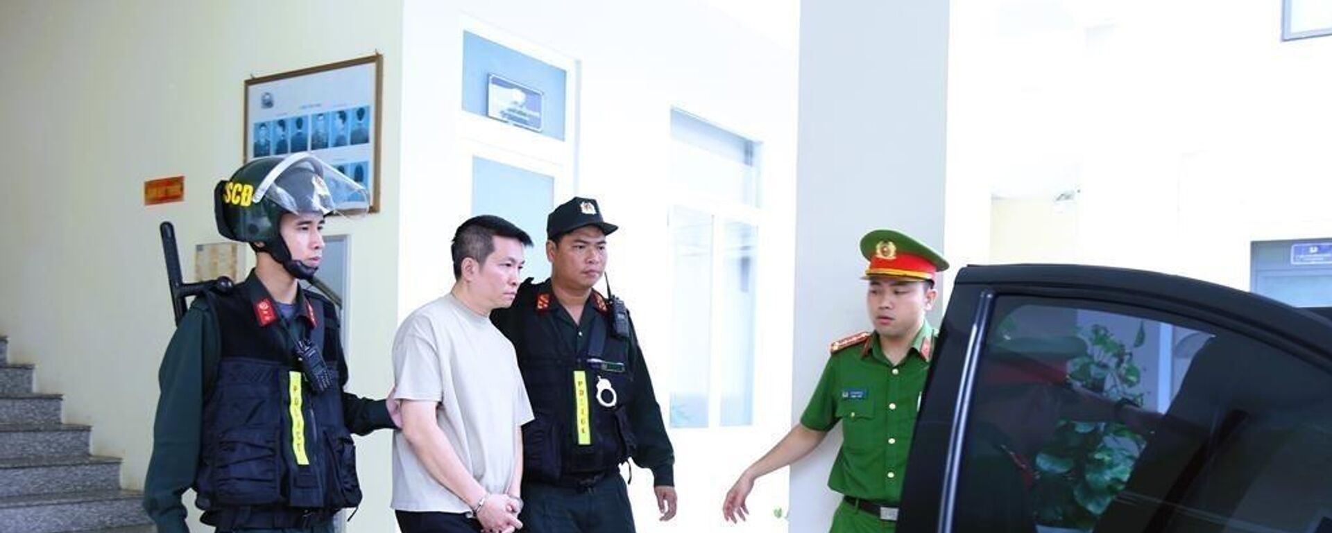 Dẫn giải bị can Nguyễn Quốc Vũ - Sputnik Việt Nam, 1920, 05.11.2025