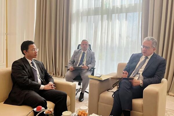 Thứ trưởng Ngô Lê Văn gặp ông Khaled El-Enany, Tổng Giám đốc mới UNESCO nhiệm kỳ 2025-2029 - Sputnik Việt Nam