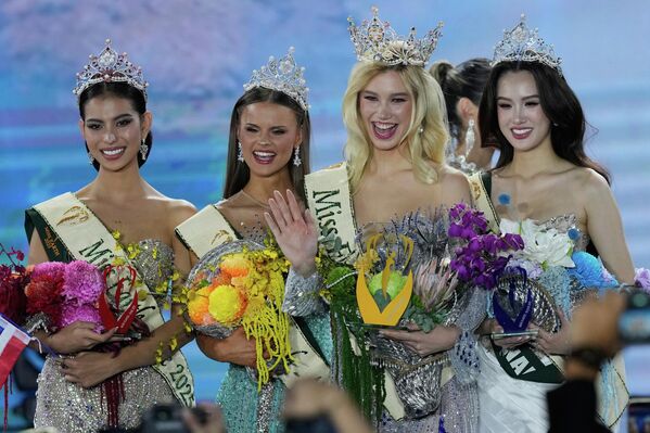 Các thí sinh dự thi Hoa hậu Trái Đất 2025 tại Manila - Sputnik Việt Nam