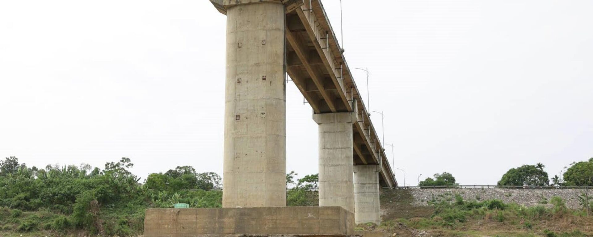 Tỉnh Phú Thọ cấm toàn bộ người và phương tiện lưu thông qua cầu Sông Lô để đảm bảo an toàn - Sputnik Việt Nam, 1920, 06.11.2025