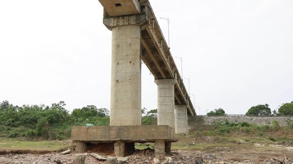 Tỉnh Phú Thọ cấm toàn bộ người và phương tiện lưu thông qua cầu Sông Lô để đảm bảo an toàn - Sputnik Việt Nam