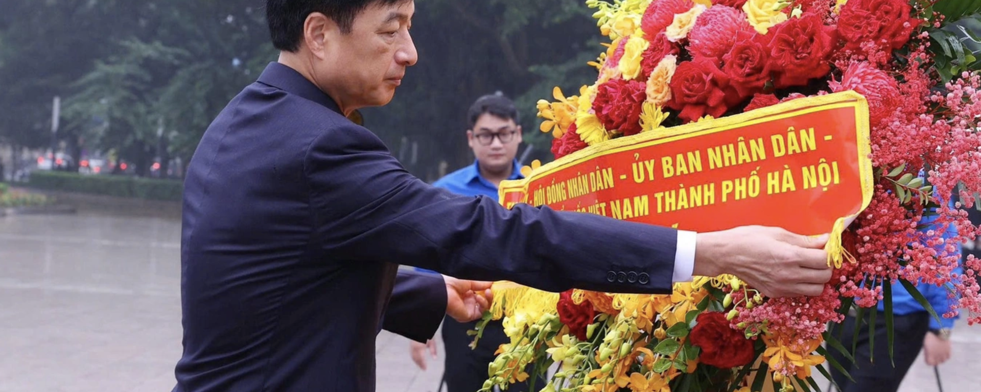 Bí thư Thành ủy Hà Nội Nguyễn Duy Ngọc dâng hoa, tưởng niệm lãnh tụ V.I.Lênin tại Tượng đài Lênin nhân kỷ niệm 108 năm Cách mạng Tháng Mười Nga  - Sputnik Việt Nam, 1920, 07.11.2025