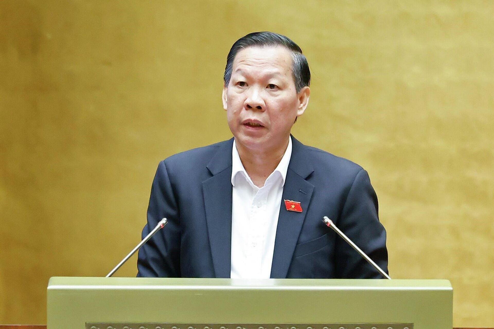 Chủ nhiệm Ủy ban Kinh tế và Tài chính của Quốc hội Phan Văn Mãi trình bày Báo cáo thẩm tra về: dự án Luật Quy hoạch (sửa đổi); dự án Luật sửa đổi, bổ sung một số điều của Luật Quy hoạch đô thị và nông thôn; việc điều chỉnh Quy hoạch tổng thể quốc gia thời kỳ 2021-2030 - Sputnik Việt Nam, 1920, 07.11.2025