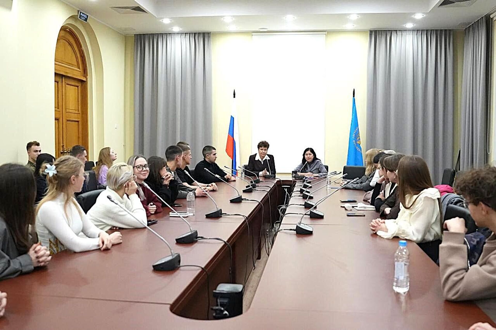 Sinh viên nghe thuyết trình về Bác Tôn - Sputnik Việt Nam, 1920, 07.11.2025