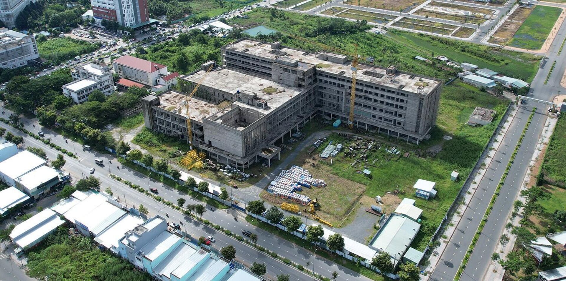 Dự án xây dựng Bệnh viện Ung bướu TP Cần Thơ đắp chiếu trong thời gian qua - Sputnik Việt Nam, 1920, 09.11.2025