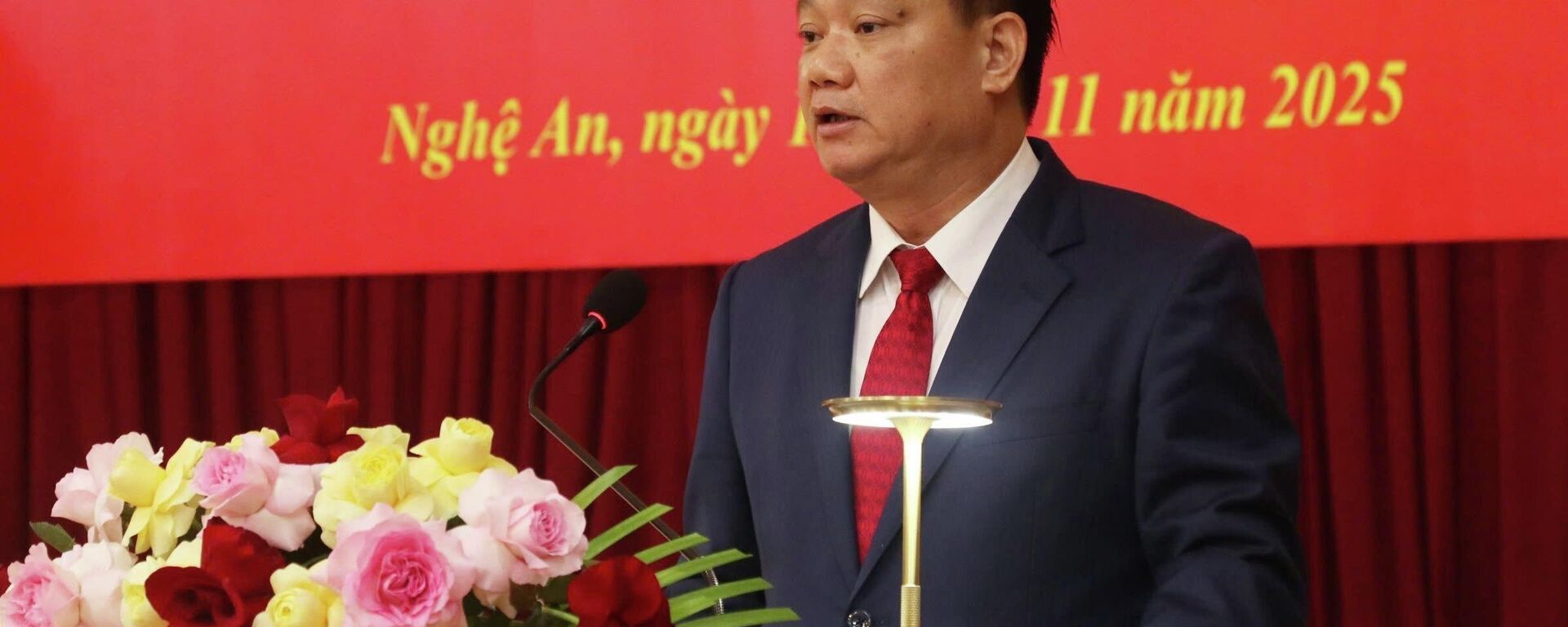 Đồng chí Nguyễn Khắc Thận giữ chức Bí thư Tỉnh ủy Nghệ An - Sputnik Việt Nam, 1920, 11.11.2025