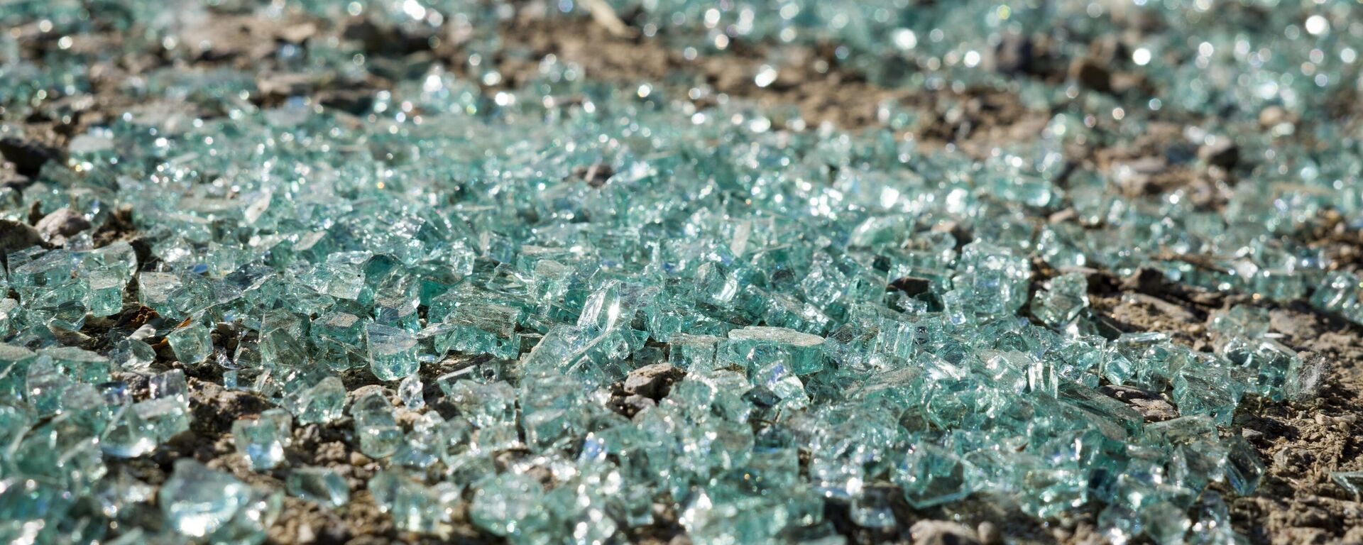 Kính vỡ - Sputnik Việt Nam, 1920, 12.11.2025