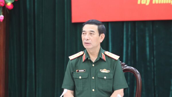 Đại tướng Phan Văn Giang, Bộ trưởng Bộ Quốc phòng, phát biểu tại buổi làm việc với Sư đoàn 5, Quân khu 7 - Sputnik Việt Nam