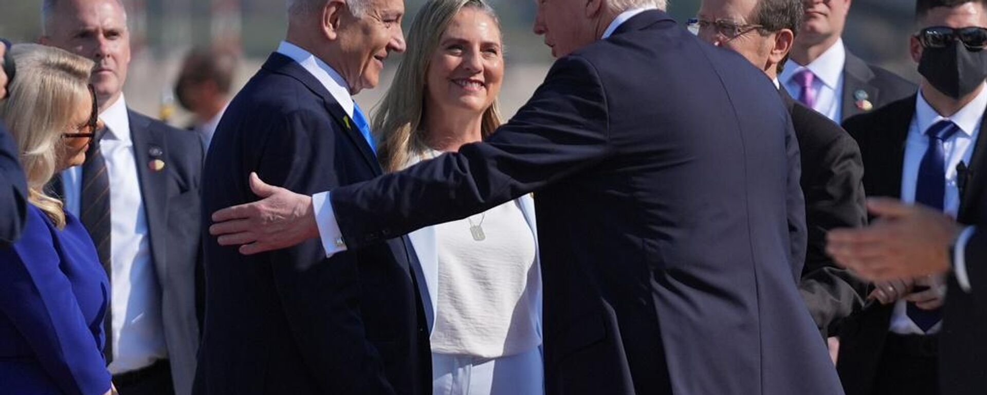 Tổng thống Mỹ Donald Trump và Thủ tướng Israel Benjamin Netanyahu - Sputnik Việt Nam, 1920, 12.11.2025