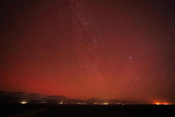 Cực quang hiếm gặp tại Hami, Trung Quốc - Sputnik Việt Nam