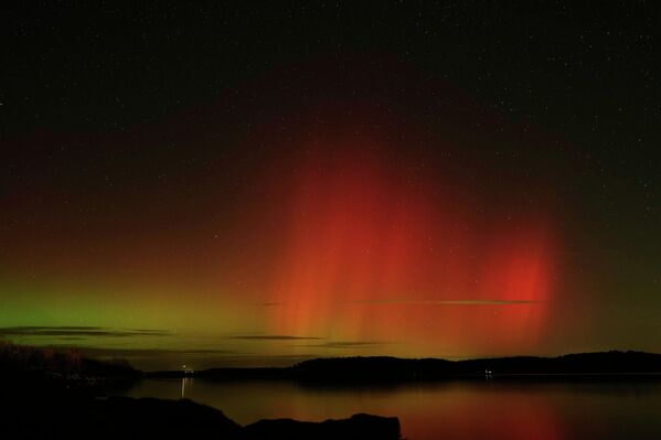 Cực quang xuất hiện trên Hồ Perry, bang Kansas, Mỹ - Sputnik Việt Nam