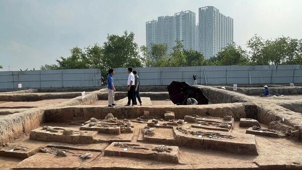 Người chết cách đây gần 4.000 năm được chôn cất trực tiếp xuống huyệt mộ không dùng quan tài tại khu di tích Vườn Chuối - Sputnik Việt Nam