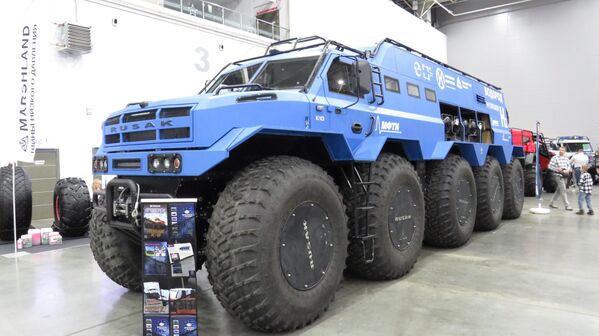 Xe địa hình hạng nặng RUSAK K-10 (10x10) chạy bằng hydro được phát triển bởi Công ty Ô tô Nga (tỉnh Nizhny Novgorod, Vùng Volga) - Sputnik Việt Nam