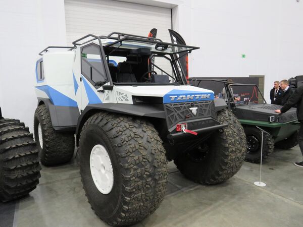 Một loại xe nặng hơn là xe địa hình khớp nối TAKTIK NEO - Sputnik Việt Nam