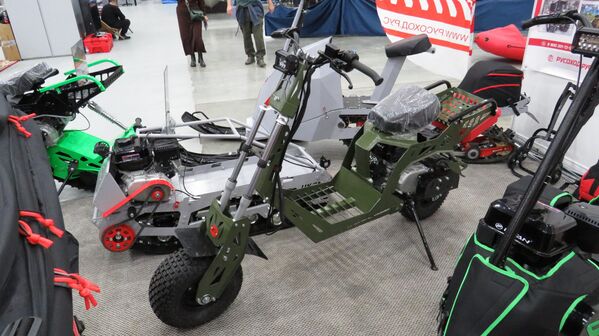 Xe tay ga địa hình cực kỳ đơn giản Strelka của công ty Rusohod (thành phố Rybinsk, tỉnh Yaroslavl, Vùng Thượng Volga) - Sputnik Việt Nam