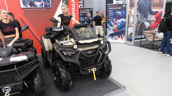 Xe địa hình bốn bánh hai chỗ ngồi Tavrida SFA-1000 (4x4) của công ty Post 98 ( thành phố Simferopol, Cộng hòa Crưm, Liên bang Nga) - Sputnik Việt Nam